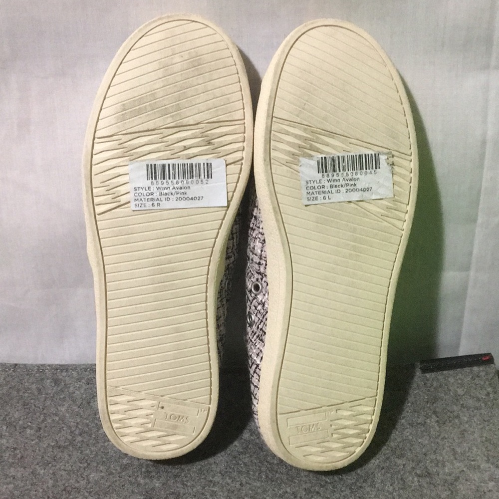 Toms Women’s Avalon Black/Pink SZ W 6 Slip-On - Picture 3 of 8